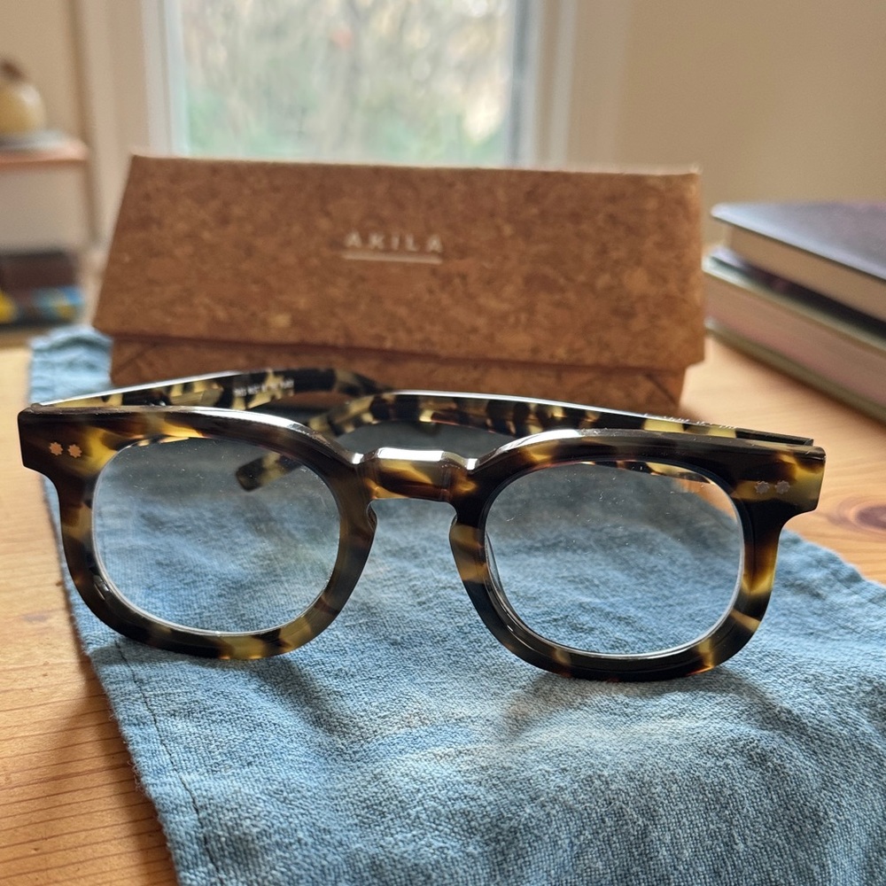 Akila Vista Glasses